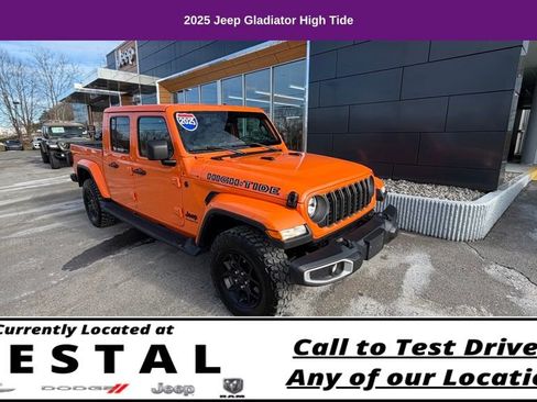 Used 2025 Jeep Gladiator Sport image 1