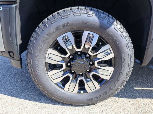 New 2026 GMC Sierra 3500 Denali w/ Denali Reserve Package AWD/4WD image 39