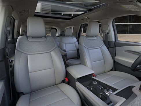 New 2025 Ford Explorer Active w/ Active Comfort Package image 10