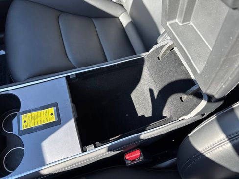 Used 2023 Tesla Model Y Long Range image 26