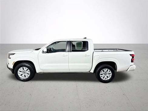 Used 2022 Nissan Frontier SV AWD/4WD image 9