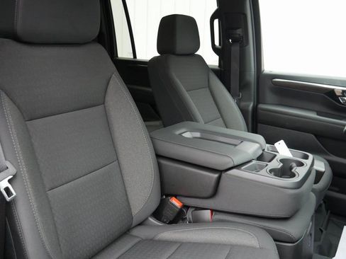 New 2026 Chevrolet Suburban LS image 21