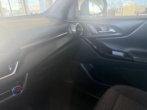 Used 2025 Chevrolet Equinox LT image 35