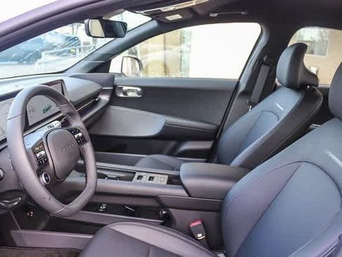 Certified 2025 Hyundai Ioniq 6 SEL image 18