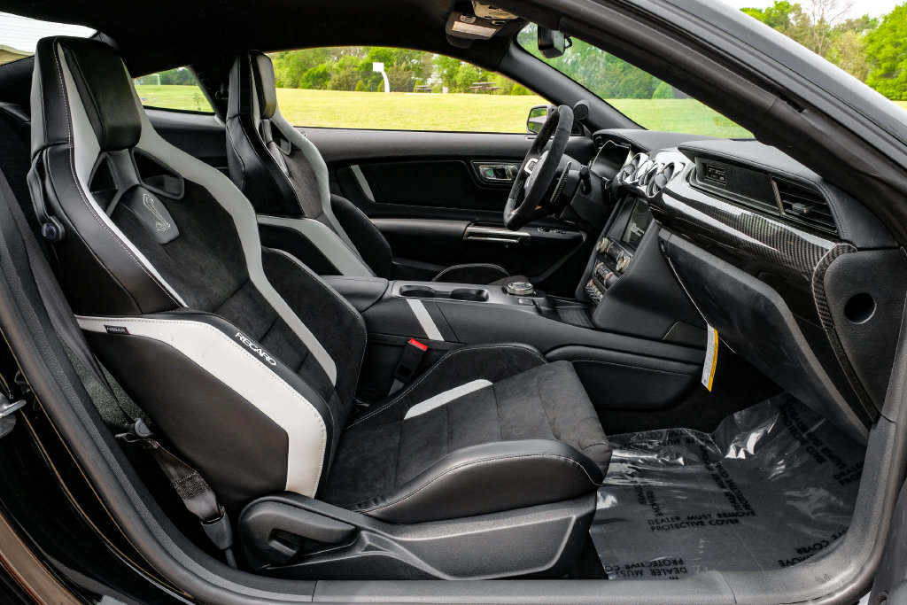 Used 2020 Ford Mustang Shelby GT500 w/ Carbon Fiber Track Pack RWD image 37