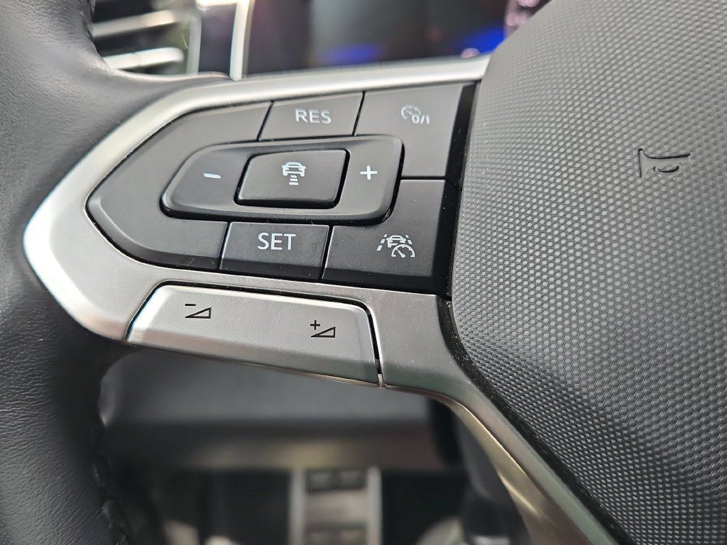 Used 2025 Volkswagen Jetta Sport FWD image 21