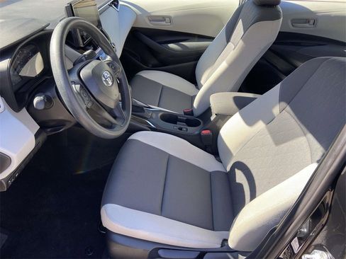 Used 2025 Toyota Corolla LE image 16