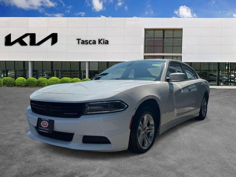Used 2021 Dodge Charger SXT w/ Leather Interior Group RWD image 3