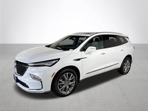 Used 2023 Buick Enclave Essence w/ Experience Buick Package AWD/4WD image 2