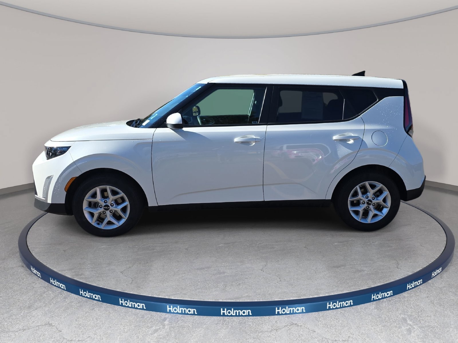 Used 2023 Kia Soul LX w/ LX Technology Package FWD image 7