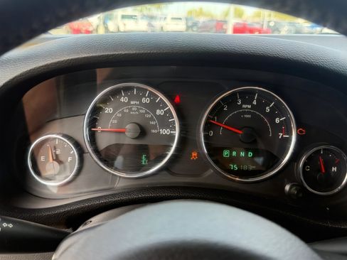 Used 2017 Jeep Wrangler Sahara w/ Connectivity Group image 28