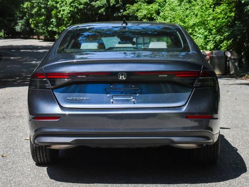 Used 2023 Honda Accord EX image 5