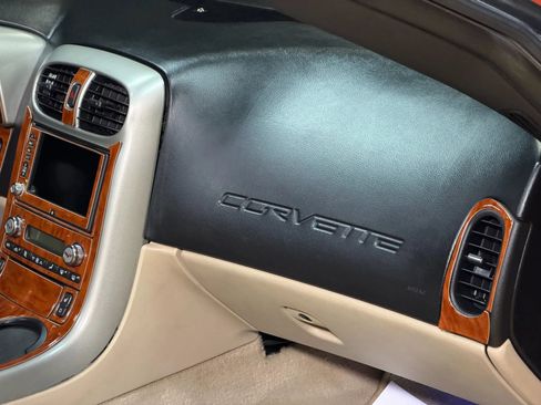 Used 2005 Chevrolet Corvette Coupe w/ Preferred Equipment Group image 35