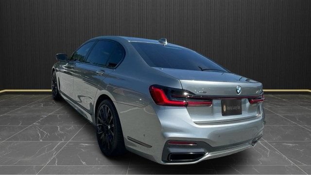 Used 2022 BMW 750i xDrive w/ Autobahn Package AWD/4WD image 5