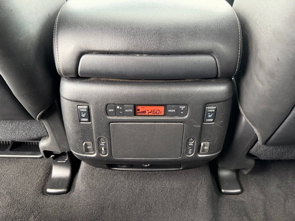 Used 2019 Nissan Armada Platinum w/ Captain's Chairs Package RWD image 17