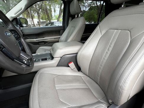 Used 2021 Ford Expedition Limited image 17