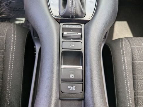 Used 2025 Honda HR-V LX image 26