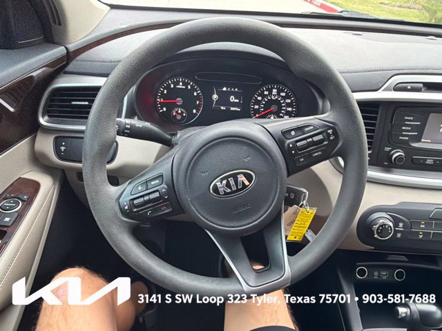 Used 2017 Kia Sorento FWD image 17