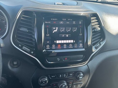 Used 2019 Jeep Cherokee Limited AWD/4WD image 24