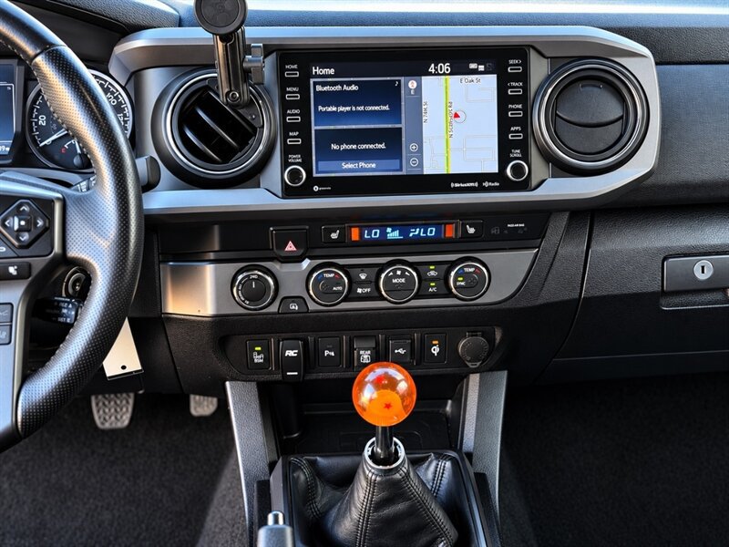 Used 2021 Toyota Tacoma TRD Off-Road w/ TRD Premium Off Road Package AWD/4WD image 2