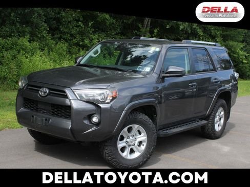 Used 2022 Toyota 4Runner SR5 AWD/4WD image 1
