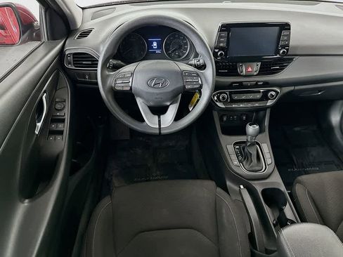 Used 2018 Hyundai Elantra GT image 10