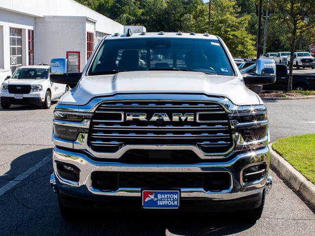 Used 2025 RAM 3500 Limited AWD/4WD image 2
