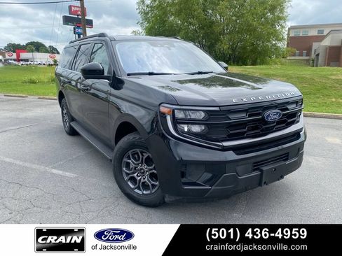 Used 2025 Ford Expedition Max Active AWD/4WD image 1