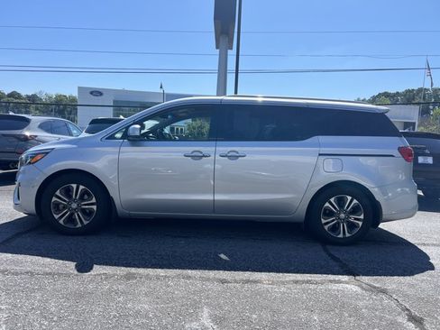 Used 2019 Kia Sedona SX FWD image 2