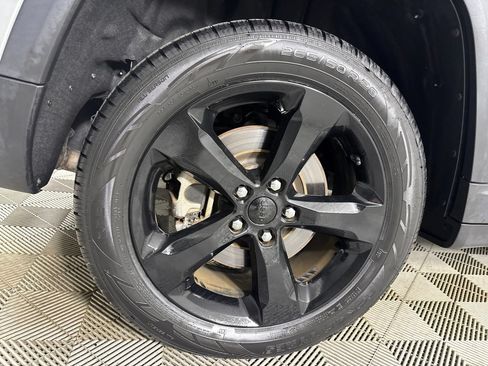 Used 2024 Volkswagen Atlas Cross Sport SEL Premium R-Line AWD/4WD image 36