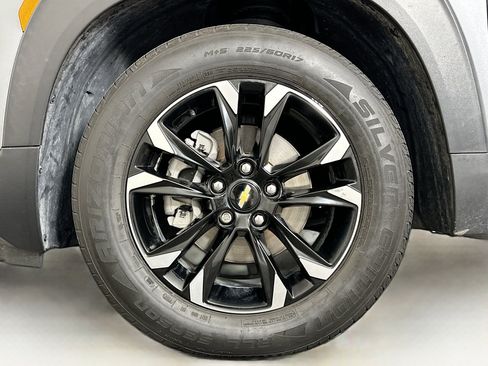 Used 2021 Chevrolet TrailBlazer LT w/ Premium Seating Package image 11