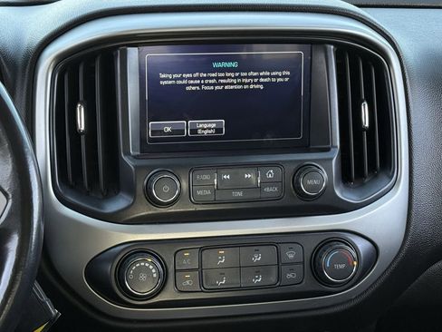 Used 2018 Chevrolet Colorado LT w/ Safety Package image 17