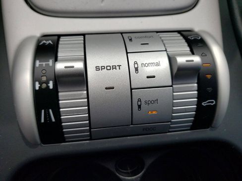 Used 2009 Porsche Cayenne Turbo S image 13