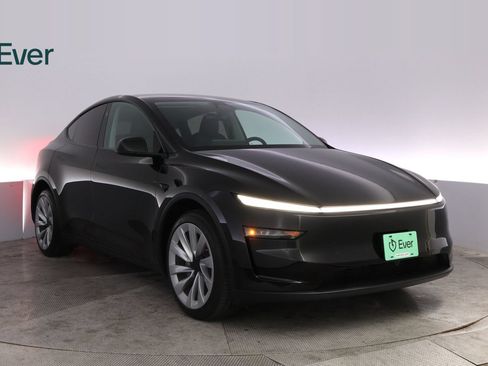 Used 2026 Tesla Model Y 2WD image 13
