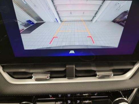 Used 2025 Chevrolet Equinox LT image 14