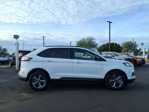 Used 2024 Ford Edge SEL w/ Sport Appearance Package image 7