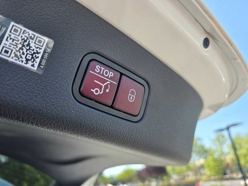 Used 2026 Mercedes-Benz GLC 300 image 18