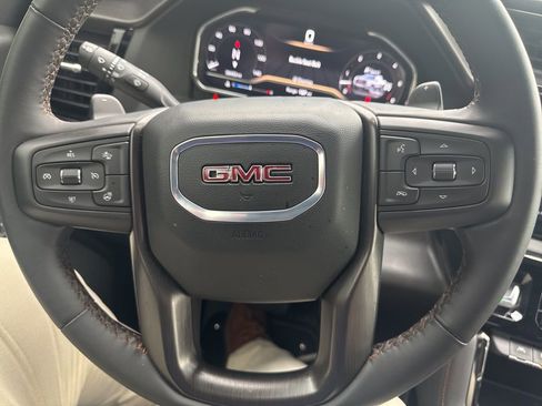 Used 2024 GMC Sierra 1500 AT4 w/ Technology Package AWD/4WD image 13