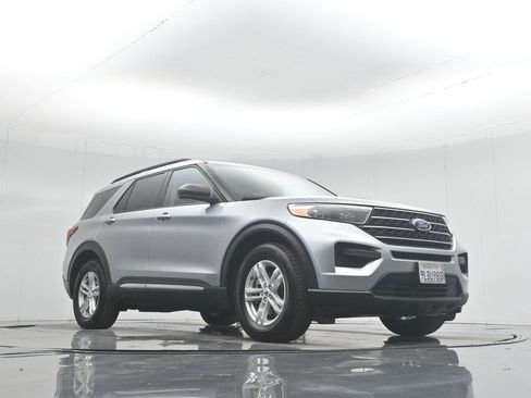 Certified 2023 Ford Explorer XLT image 52