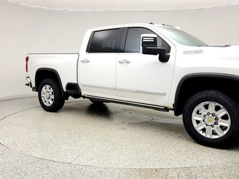 Used 2024 Chevrolet Silverado 2500 High Country w/ High Country Premium Package image 3