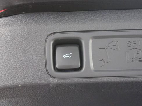 Used 2024 Ford Expedition Limited image 17