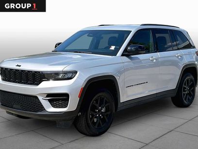 Used 2025 Jeep Grand Cherokee Altitude
