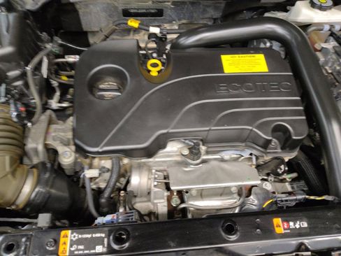 Used 2024 Chevrolet Equinox LT FWD image 30