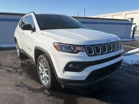 Used 2022 Jeep Compass Latitude image 7