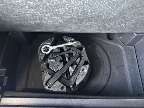 Used 2020 GMC Terrain SLT w/ Preferred Package image 11