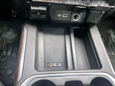 Used 2021 Chevrolet Silverado 1500 High Country w/ Technology Package RWD image 26