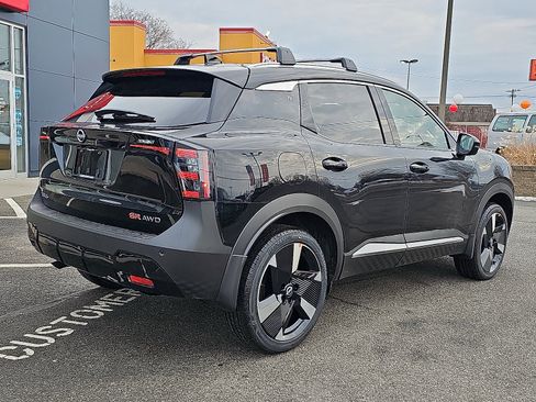 New 2026 Nissan Kicks SR w/ Cold Weather Package image 4