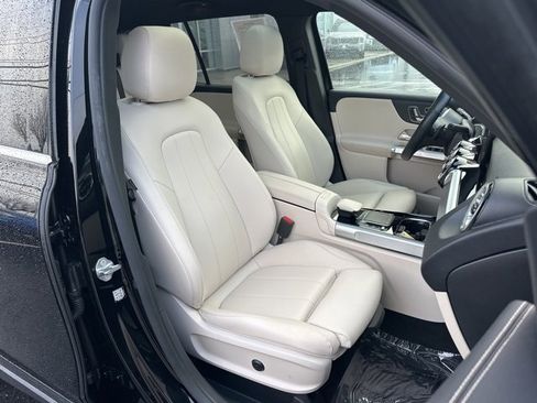 Used 2023 Mercedes-Benz GLB 250 4MATIC image 34