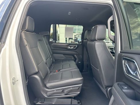 Used 2024 GMC Yukon XL SLT RWD image 19