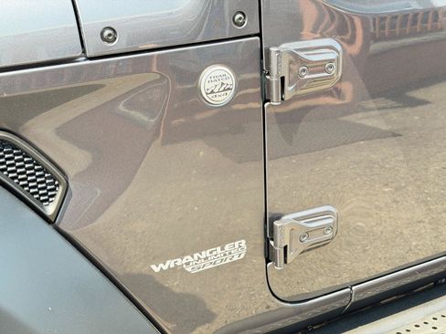 Used 2018 Jeep Wrangler Unlimited Sport S AWD/4WD image 84